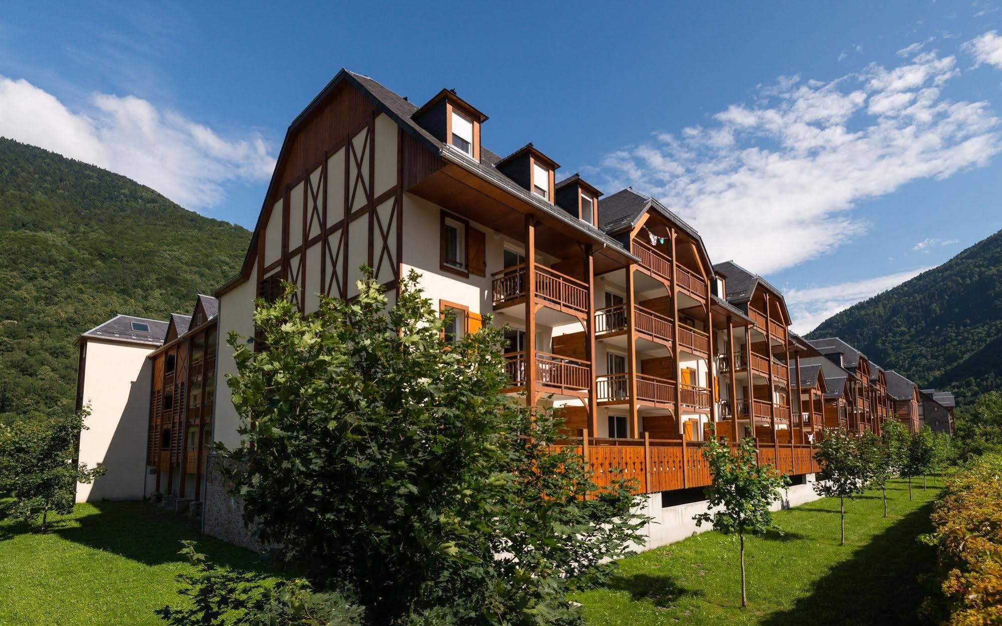 Lagrange Vacances Le Belvedere Saint-Mamet Exterior foto