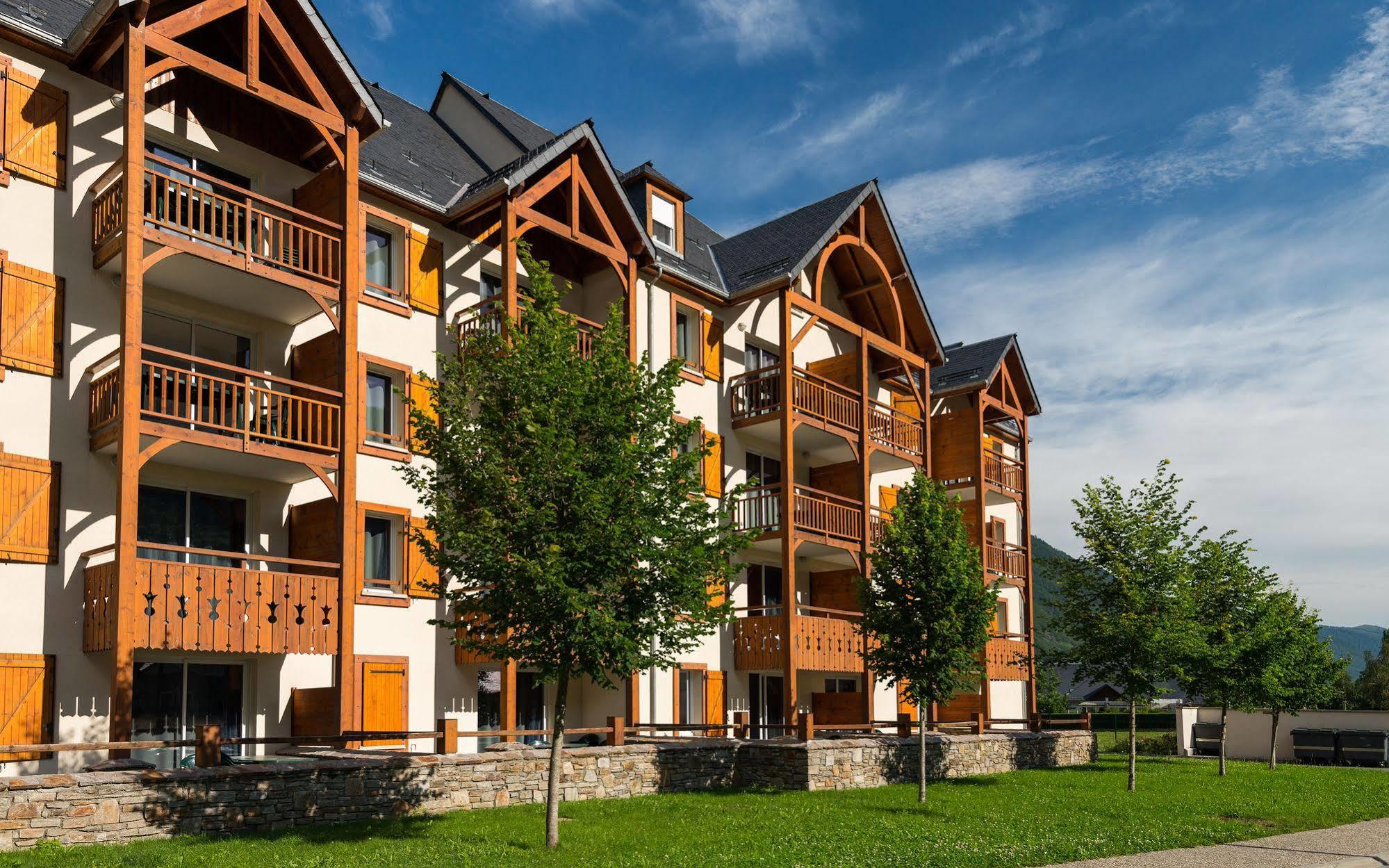 Lagrange Vacances Le Belvedere Saint-Mamet Exterior foto